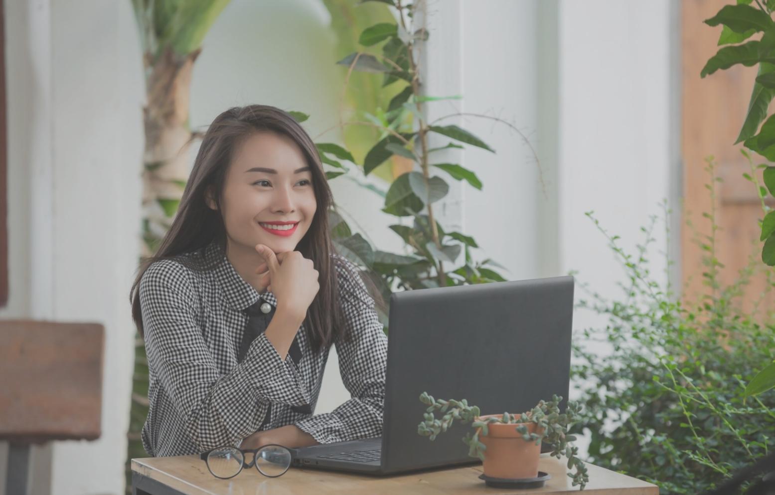 Studio Sovexira con setup per webinar dal vivo